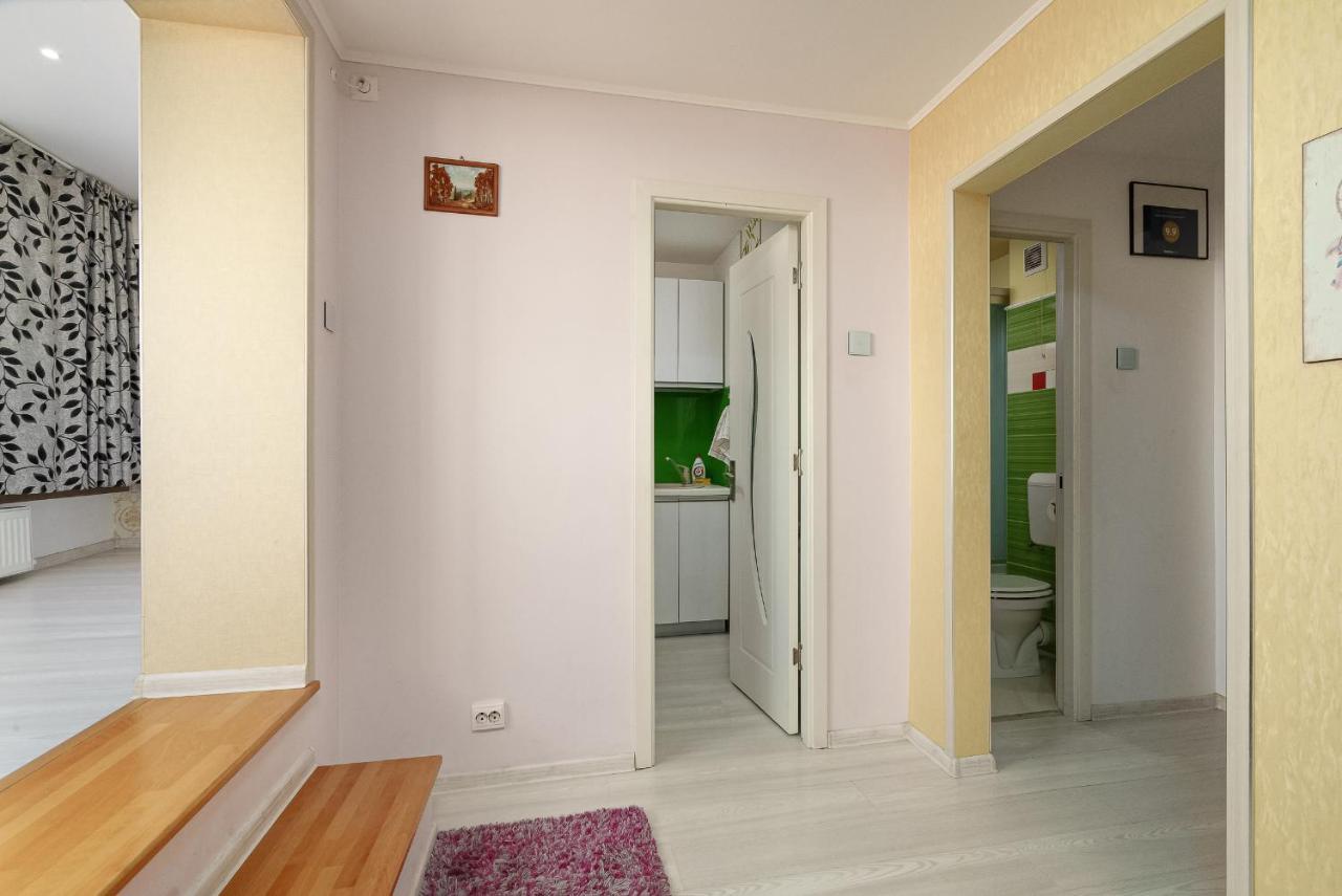 Stone Gate Apartment #1 ブカレスト エクステリア 写真